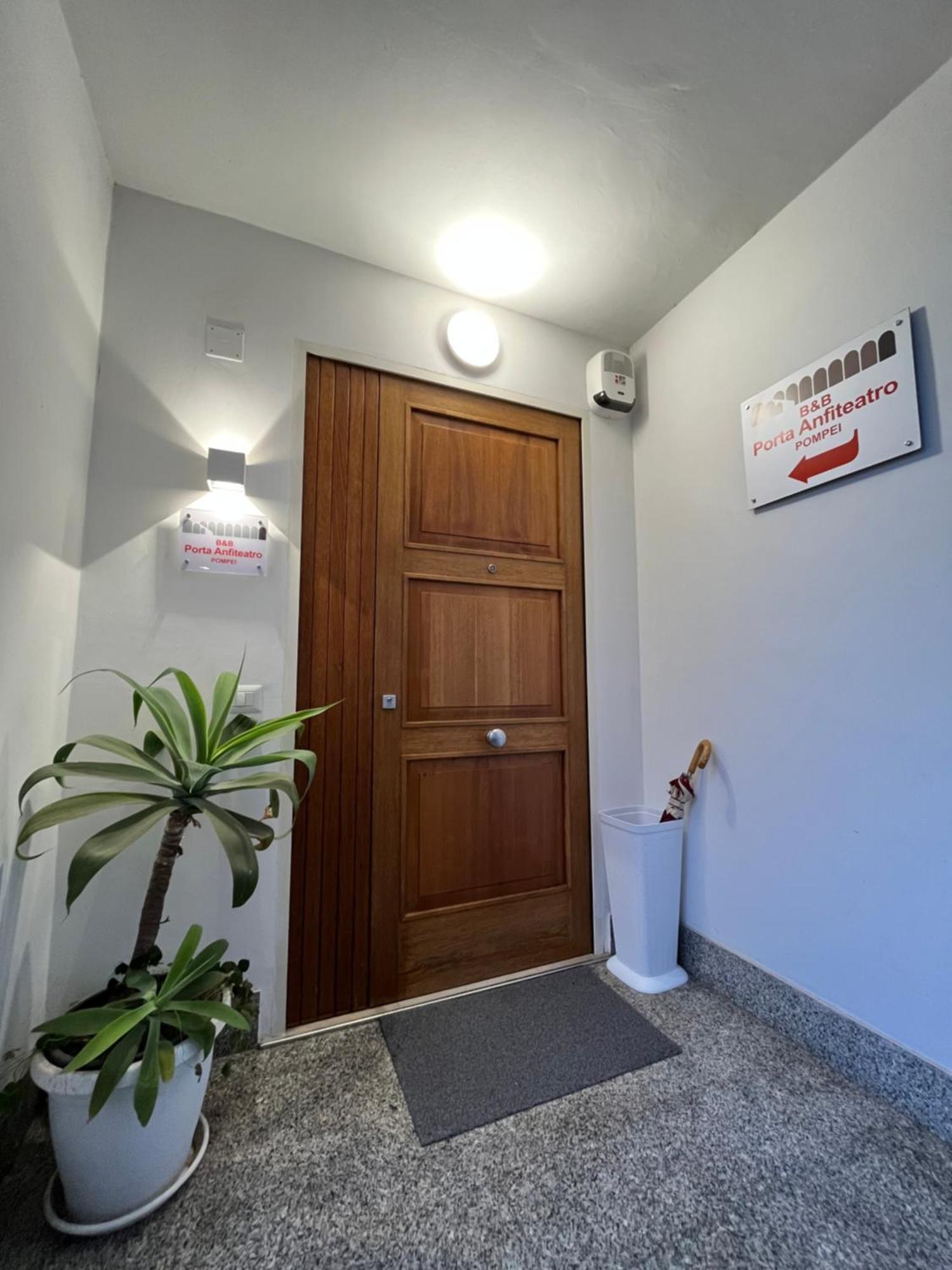 Hotel Porta Anfiteatro Pompei Esterno foto